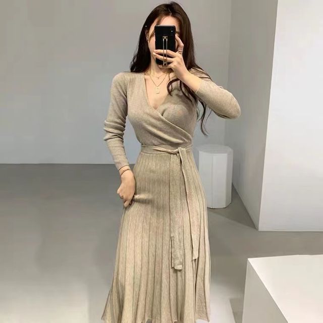 Fabflower - Long-Sleeve V-Neck Plain Accordion Pleated Midi A-Line Knit  Dress | YesStyle
