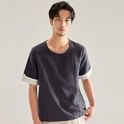 Ashen - Short-Sleeve T-Shirt Ashen - Short-Sleeve T-Shirt