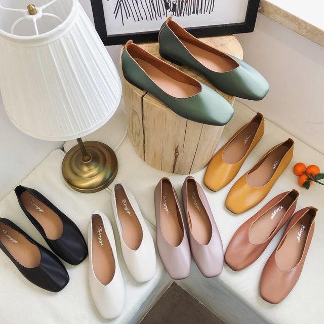 The Hoof - Plain Square-Toe Flats | YesStyle