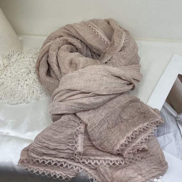 Combon-Lace Trim Shawl