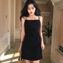 Velero - 纯色吊带A字连衣裙 Velero - 纯色吊带A字连衣裙