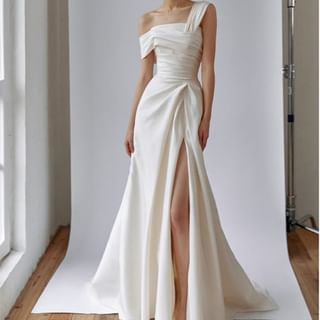 DreesHouse-Sleeveless Plain Slit A-Line Wedding Gown
