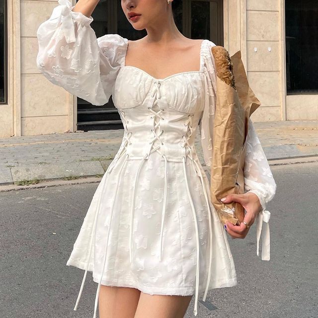 a line crepe dress Simple A-Line Natural Court Train Wedding V-Neck Elegant Bridal Gown COCOMELODY CW3231, 25 Days / Ivory / US20-UK22-EUR50 Color:Like pictured engagement photo The delicate tulle overlay Style 90s Hip Hop