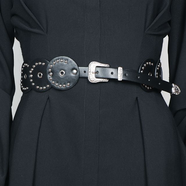 Poyol-Studded Faux Leather Belt