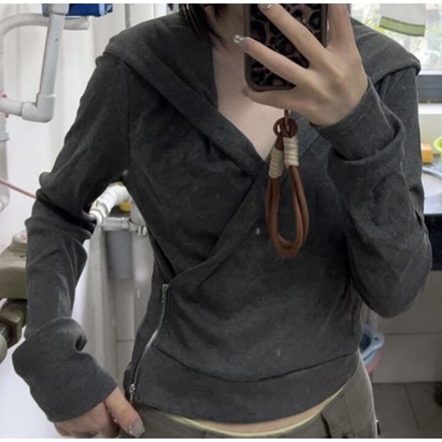 Dreamkura-Long-Sleeve Plain Hooded Cropped Tee