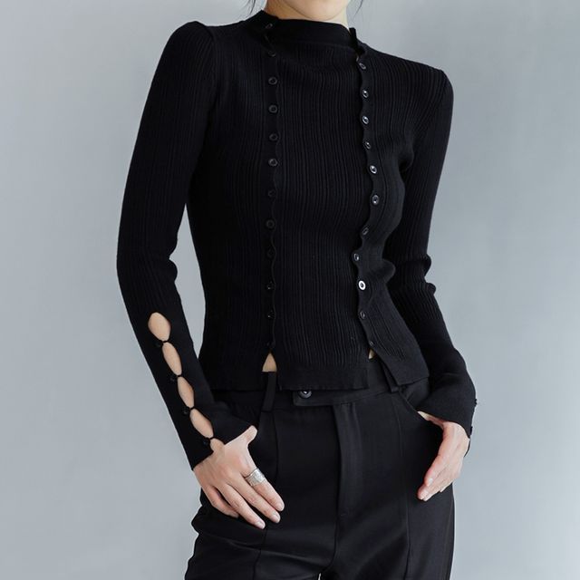 SIMPLE BLACK-Button Knit Top