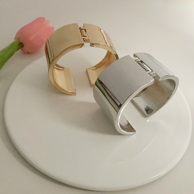 Jael-Polished Alloy Open Bangle