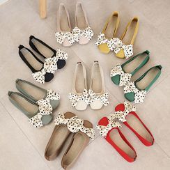 Cumuggo - Dotted Bow Flats Cumuggo - Dotted Bow Flats