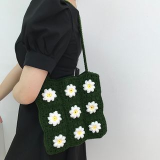 Tote bag with crochet flowers