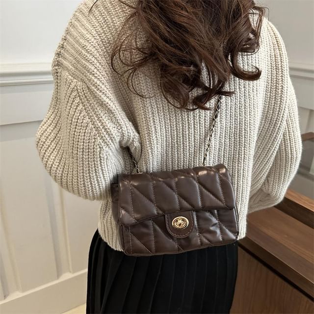 Indenis-Quilted Flap Chain Crossbody Bag