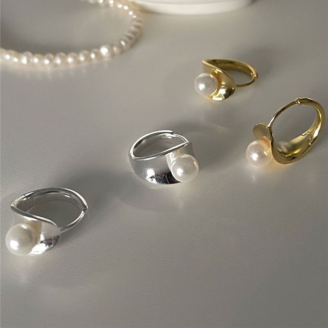 Hansha-Faux Pearl Signet Ring