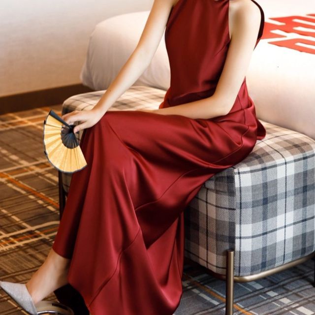 DreesHouse-Sleeveless Stand Collar Plain Tie Back Satin A-Line Evening Gown
