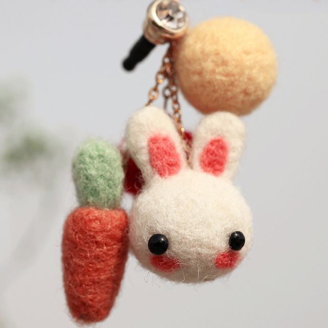 Crockett - Rabbit & Carrot Needle Felting Phone Decoration (Material Pacakge)
