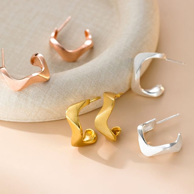 A-ROCH-925 Sterling Silver Irregular Open Hoop Earring