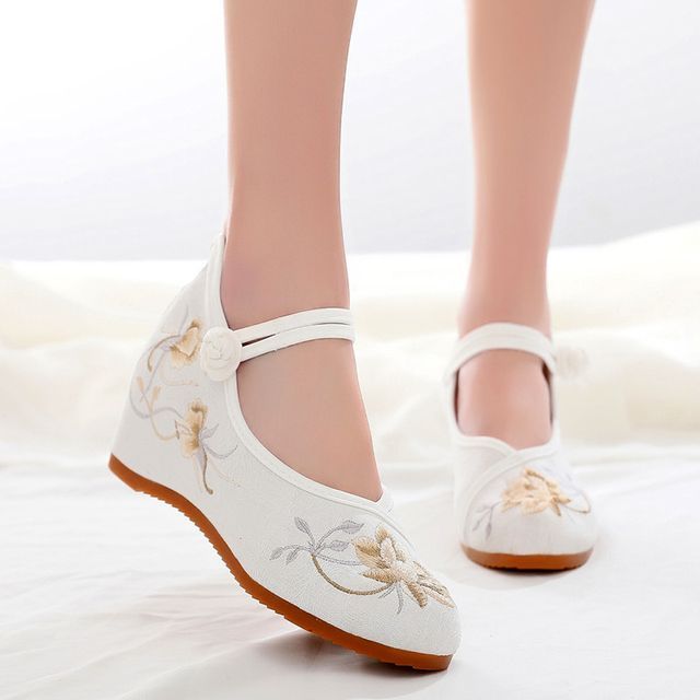 Frog Embroidered Shoes
