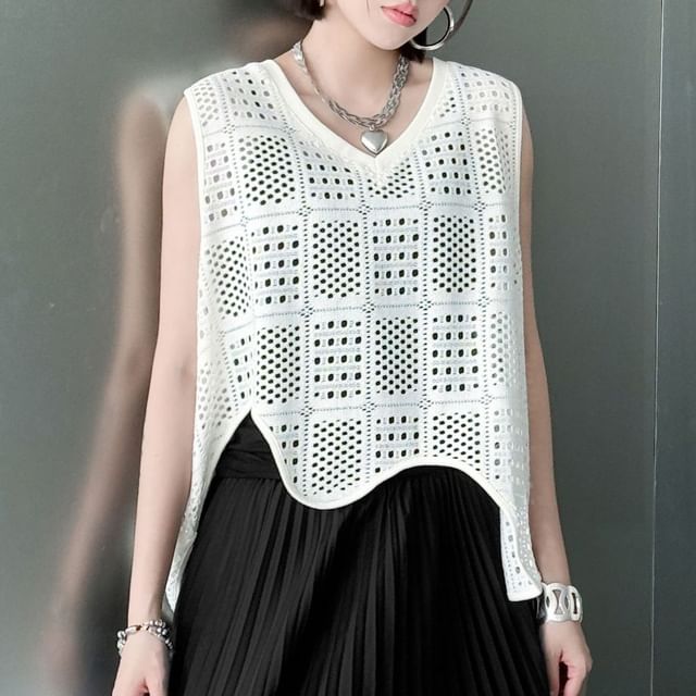KUMI-V-Neck Plain Asymmetrical Perforated Crop Vest