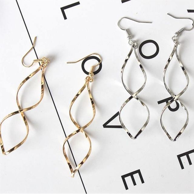 Hansha-Twisted Drop Earring