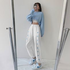 Yinyanna - Heart Embroidered Cropped Harem Pants Yinyanna - Heart Embroidered Cropped Harem Pants
