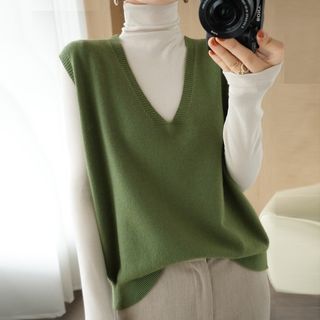 Gistinty V-Neck Plain Sweater Vest Sale