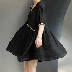 SIMPLE BLACK - Short Sleeve Contrast Trim Oversized Dress