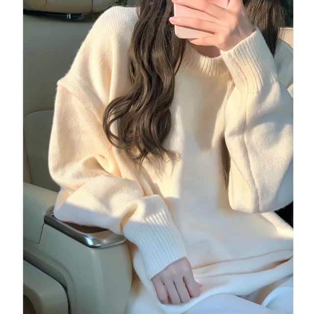Iduna-Round Neck Plain Sweater