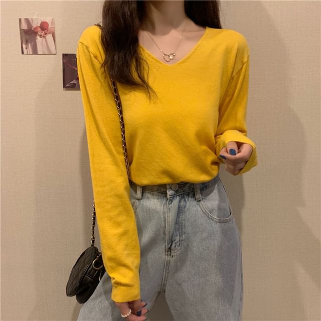 Sisyphi-Long-Sleeve V-Neck Plain Knit Top