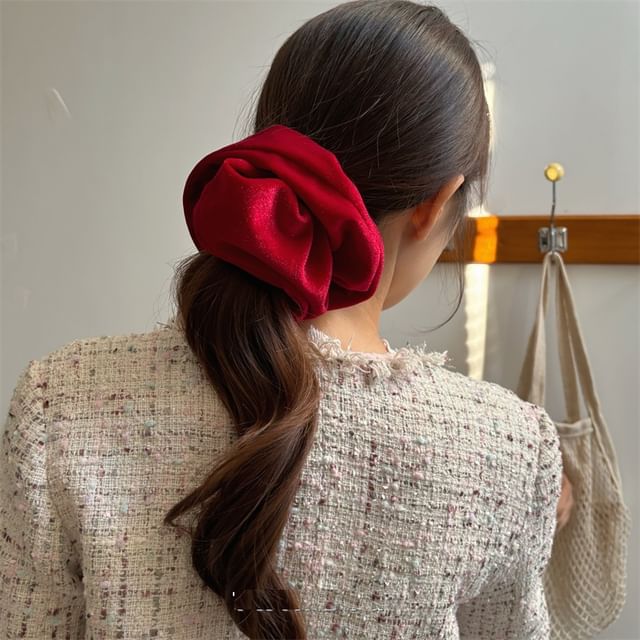 Allyrinta-Plain Velvet Scrunchie