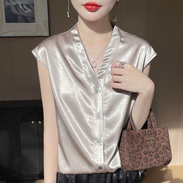 Weelop-Cap-Sleeve V-Neck Button-Up Plain Satin Blouse