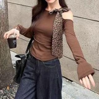 Everose-Long-Sleeve Round Neck Cold-Shoulder Leopard Print Panel Slim Fit T-Shirt