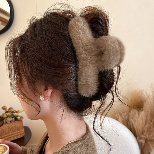 enthice-Faux Fur Hair Claw