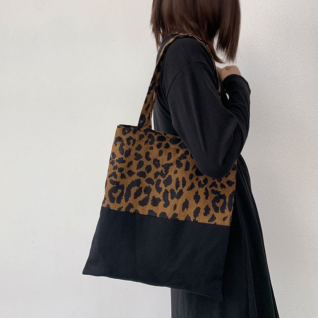 Basaran-Leopard Print Shoulder Bag