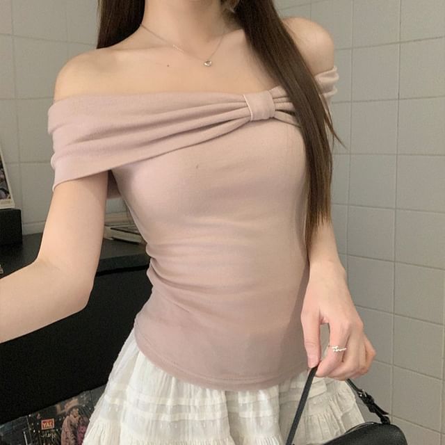 Gilmort-Short-Sleeve Off Shoulder Plain Crop Tee