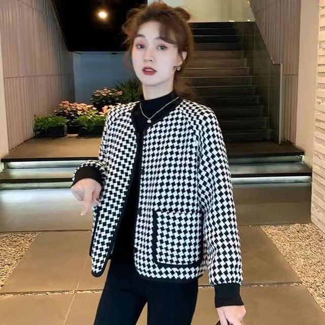 Everose-V-Neck Houndstooth Button-Up Jacket