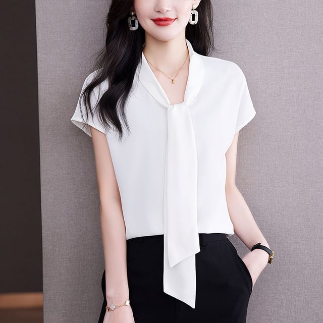 Yilda-Short-Sleeve Plain Blouse
