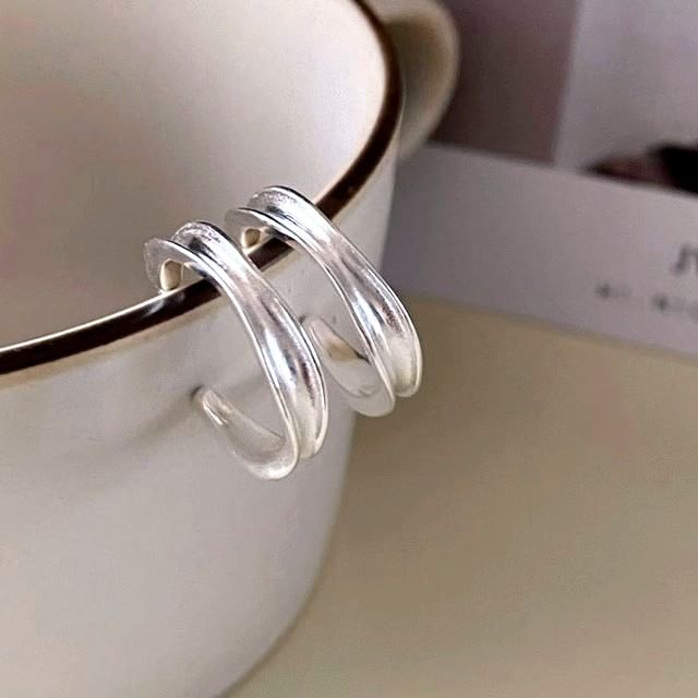 A-ROCH-Sterling Silver Hoop Earring