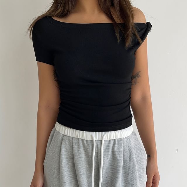 Colada-Short Sleeve One Shoulder Plain Ruched Top