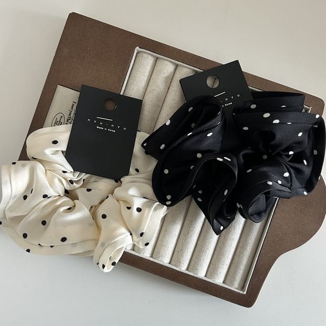 enthice-Dotted Scrunchie