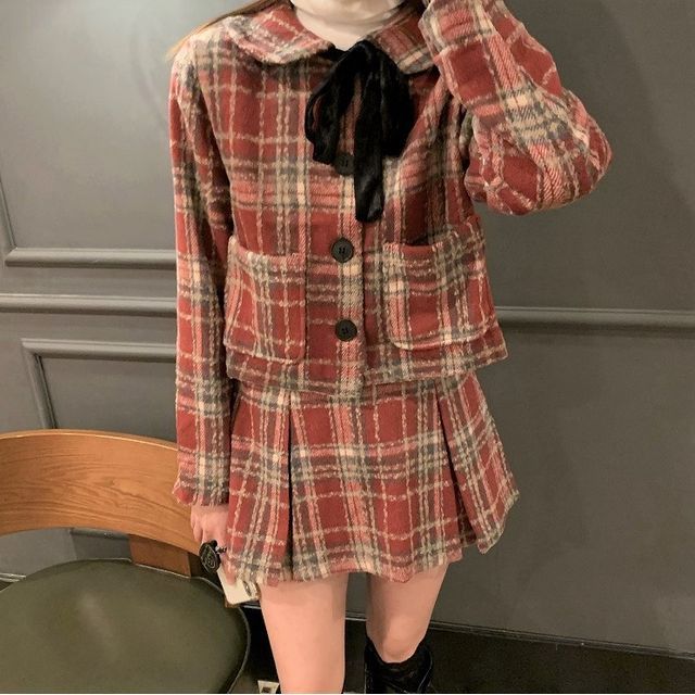 Zepto - Cropped Plaid Button-Up Coat 