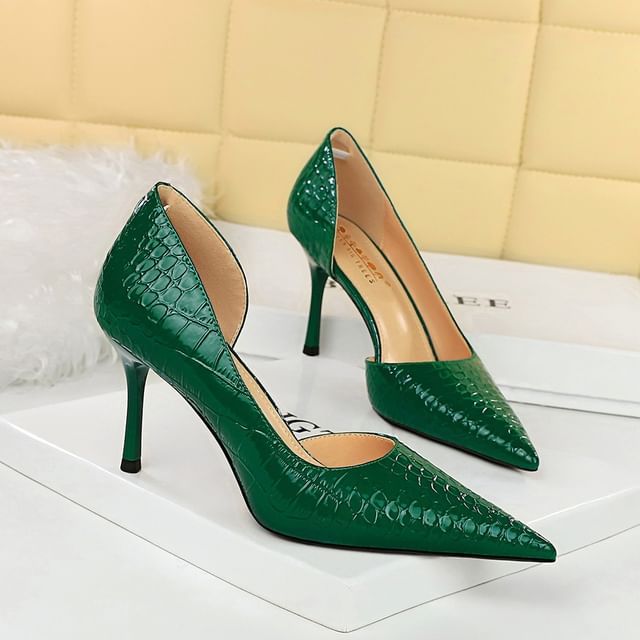 Niuna-Pointed DOrsay Stiletto Pumps