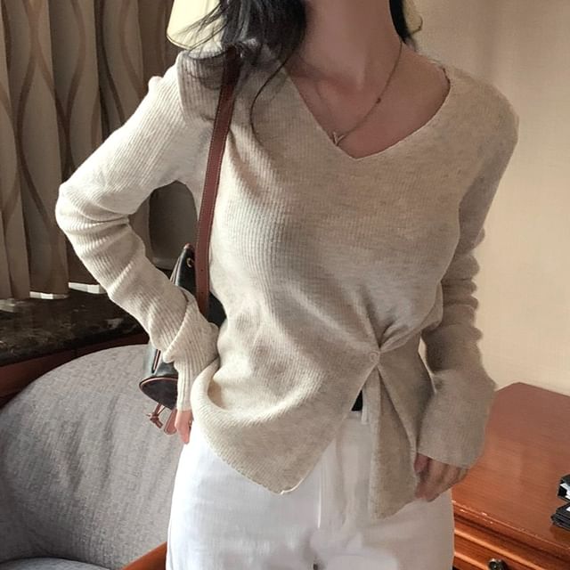 Coris-V-Neck Plain Side-Slit Ribbed Sweater