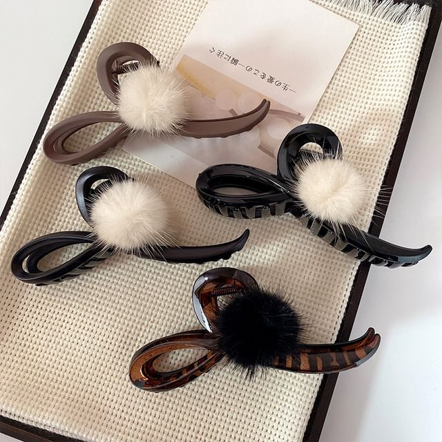 enthice-Pom Pom Hair Claw