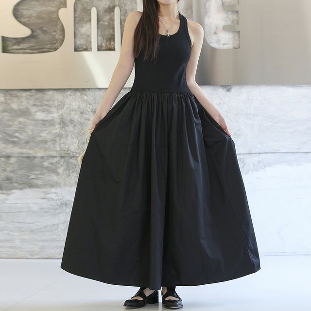 SIMPLE BLACK - Sleeveless Scoop Neck Plain Maxi A-Line Dress
