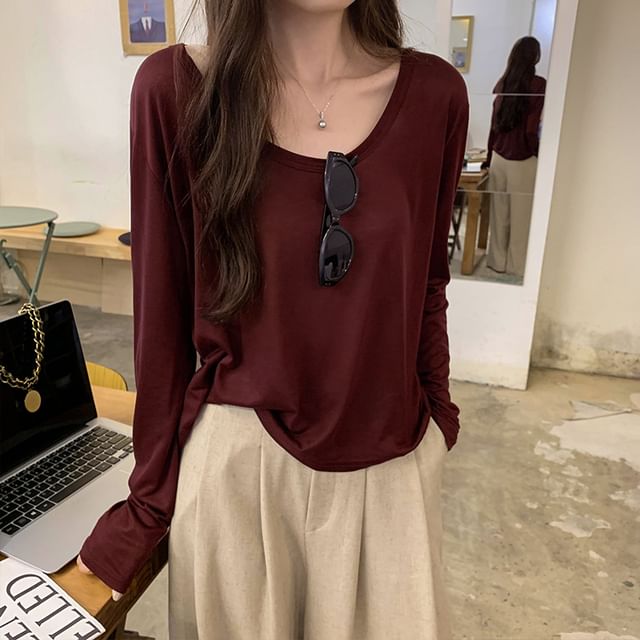 Asiris-Long-Sleeve Scoop Neck Plain Tee