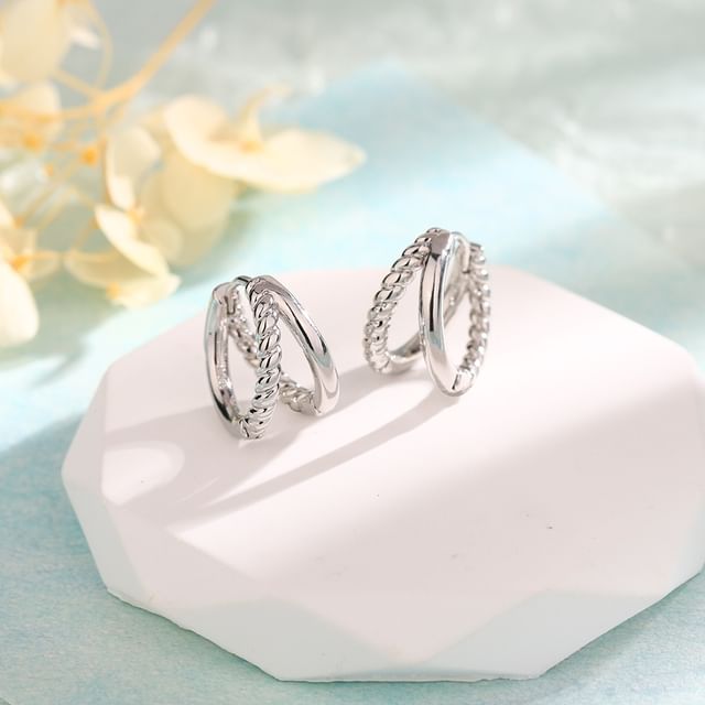 Chimerro-Silver Tone Hoop Earring