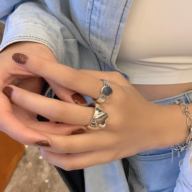 Sharkkira-Layered Signet Ring