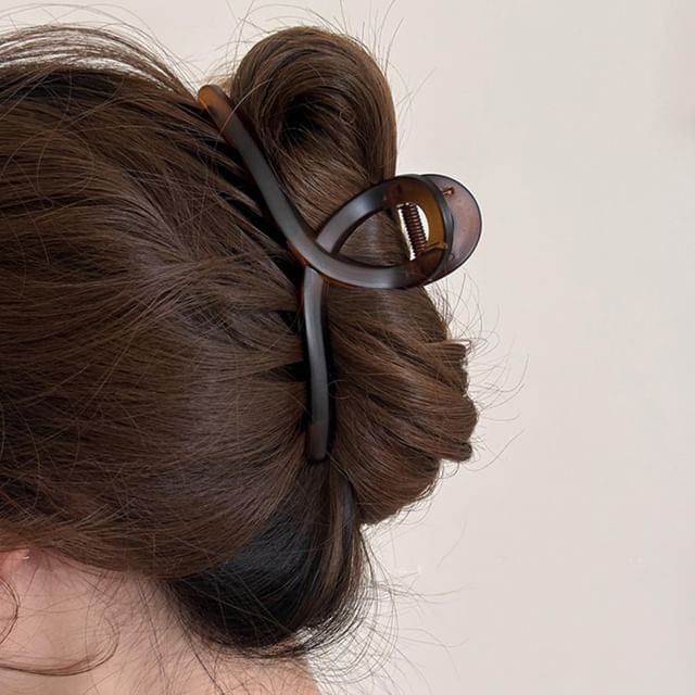 Jael-Matte Hair Claw