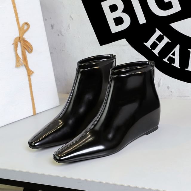 Niuna-Square Toe Hidden Wedge Short Boots