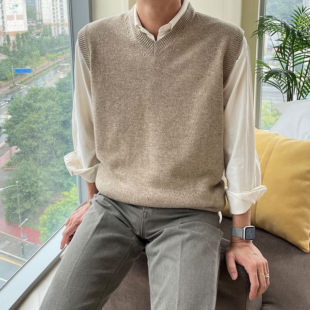 MRCYC-V-Neck Plain Sweater Vest