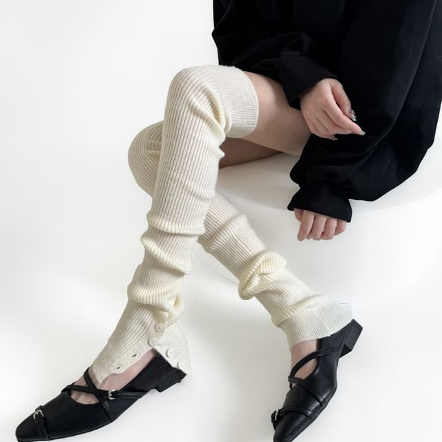 Gentiana-Plain Button Ribbed Knit Leg Warmers