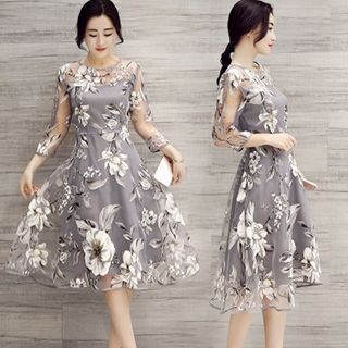 Ashlee Floral Print 3/4 Sleeve Midi Dress | YesStyle